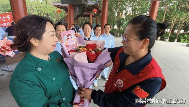 企业致敬白衣天使凝聚社会温情麻将胡了2试玩模拟器沈阳爱心